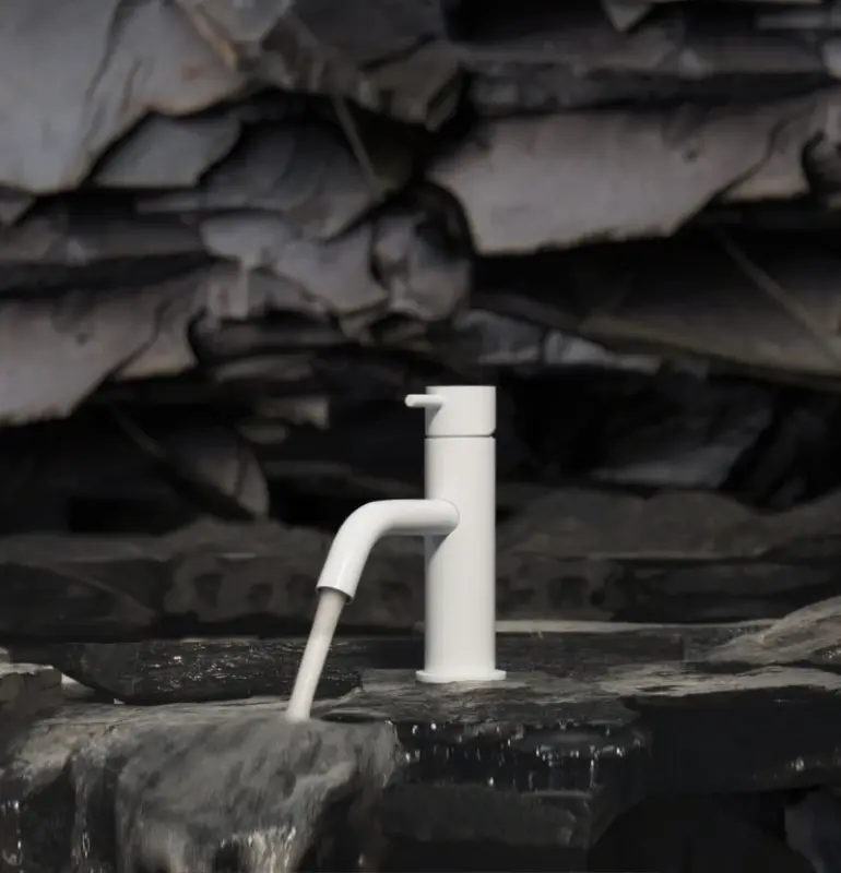 Waterevolution Flow håndvaskarmatur mat hvid T110BR