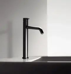Waterevolution Flow høj håndvaskarmatur til vaskeskåle inkl. click waste mat sort T115PR