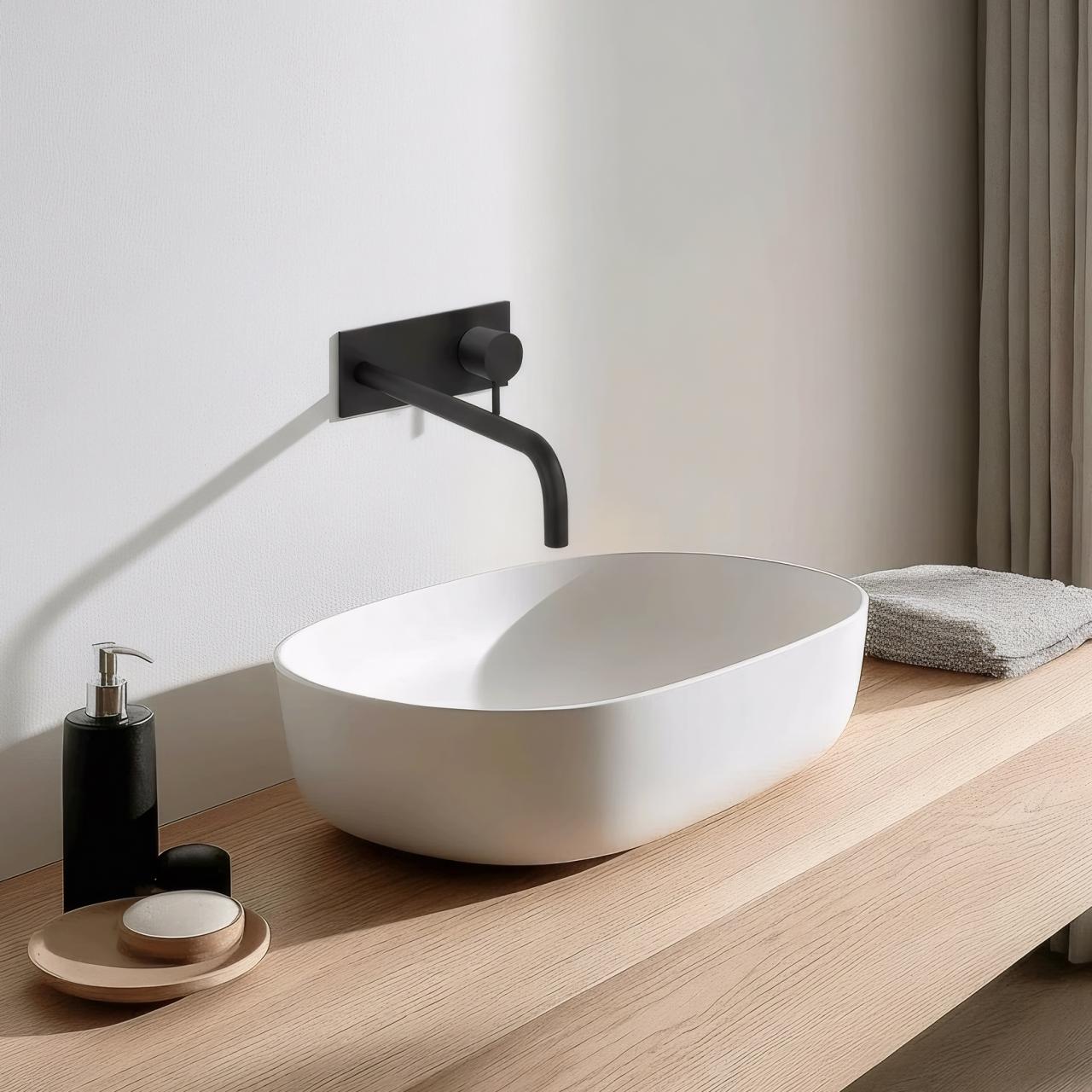 Waterevolution Flow indbygget håndvaskarmatur med afdækningsplade mat sort med tud 25cm T1161BPR-25