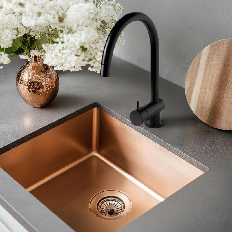 Waterevolution Flow køkkenarmatur mat sort med udtrækkelig tud T155PR