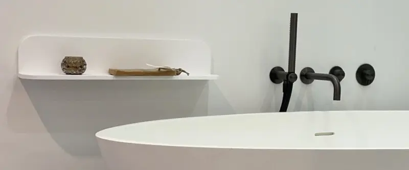 Solid-S Planchet Brun, mat hvid brusekurv 120 x 12 cm, solid surface, inkl. skjulte beslag 1208953449