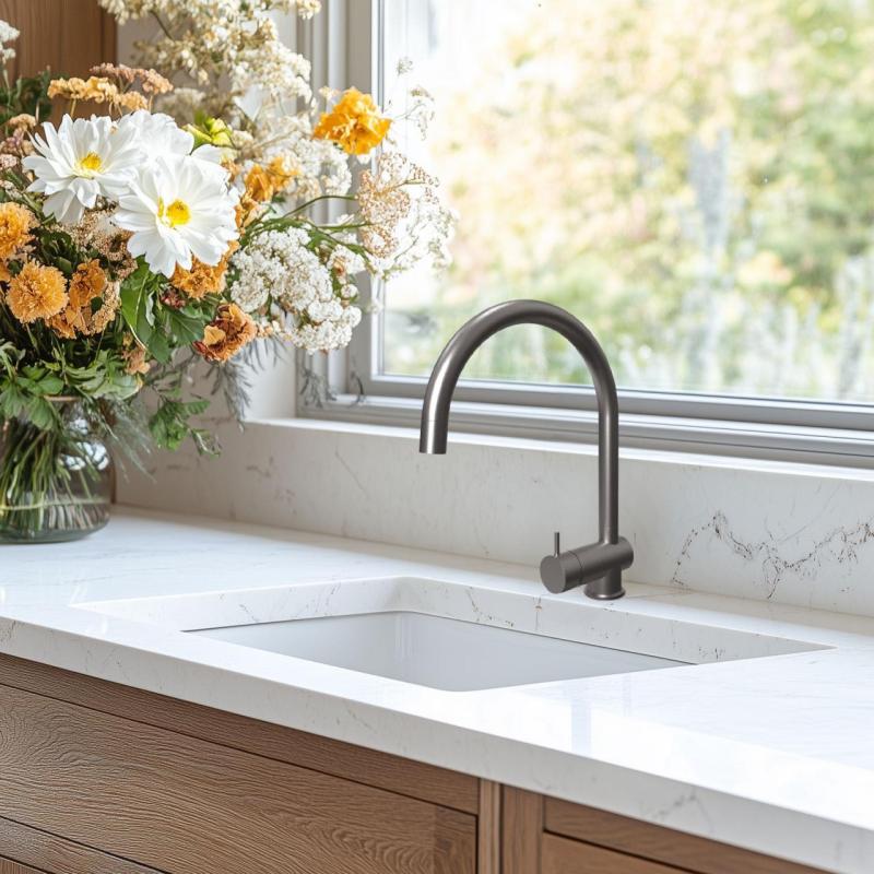 Waterevolution Flow køkkenarmatur PVD Gun metal med udtrækkelig tud T155GME