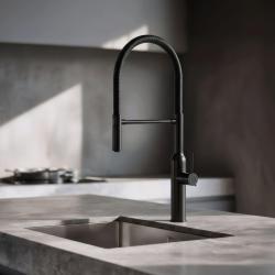 Quadri Stamford høj køkkenarmatur med fleksibel tud mat sort 1208956079