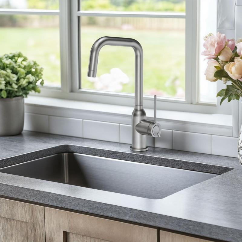 Quadri Stamford køkkenarmatur i rustfrit stål med drejelig vinkeludløb 1208956097