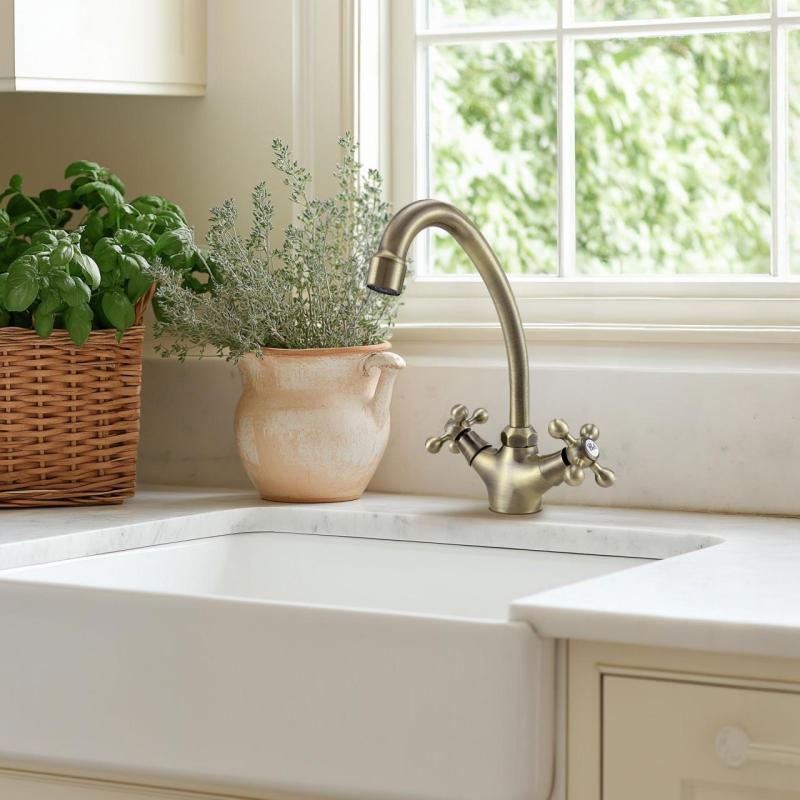 AquaTrimo Vivaldi nostalgisk køkkenarmatur bronze 21VV7067BN