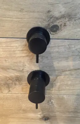 Waterevolution Flow indbygget brusesæt, mat hvid, med termostat, regnbruser og håndbruser 1208957344