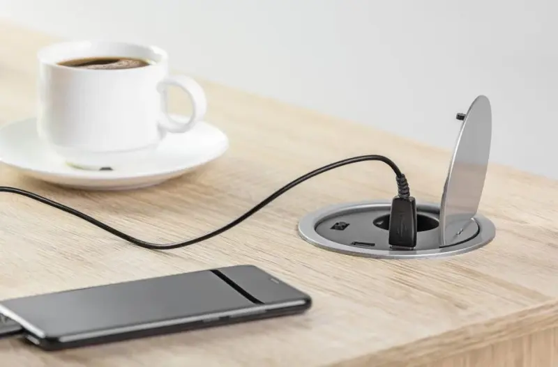 Indux Cover indbygget jordforbindelse sølv køkken stikkontakt i arbejdsplade med 2 USB-forbindelser 1208957399