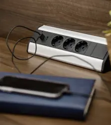 Indux Corner hjørne køkken stikkontakt med 3 jordforbindelse stikkontakter og 2 USB-opladere 1208957442