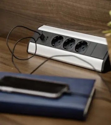 Indux Corner hjørne køkken stikkontakt med 3 jordforbindelse stikkontakter og 2 USB-opladere 1208957442