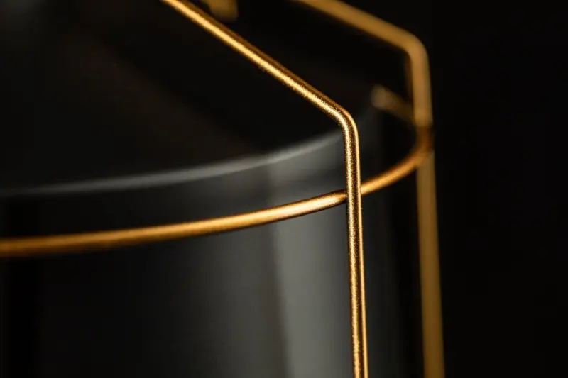 Dekor Goa sort hængelampe med dekorativ gylden ramme 3512