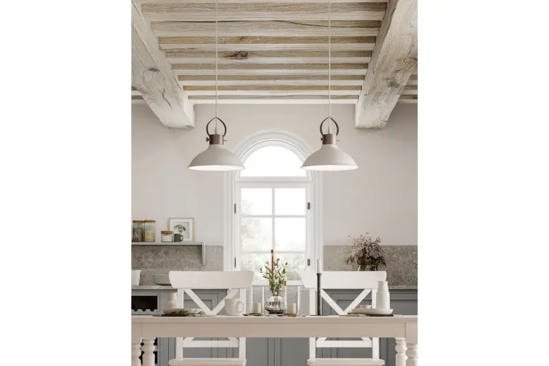 Decoreer Mees hvid metal hængelampe med skærmfastgørelse i form af petroleumslampe 2332