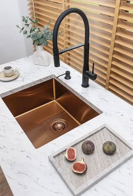 Aquadesign Sinks kobber rustfrit stål vask kobber farve PVD 50x40 underbygning planmontering og overbygning 1208957700