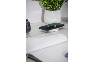 Indux Lift synkbar jordstift hvid køkken stikkontakt i arbejdsplade med belysning, 2 x USB og trådløs opladning 1208957837