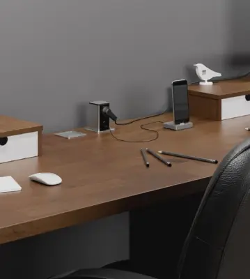 Indux Push udtrækkelig sort jordforbindelse stikkontakt med 1xUSB A og 1xUSB C med rustfrit stål dæksel 1208957928