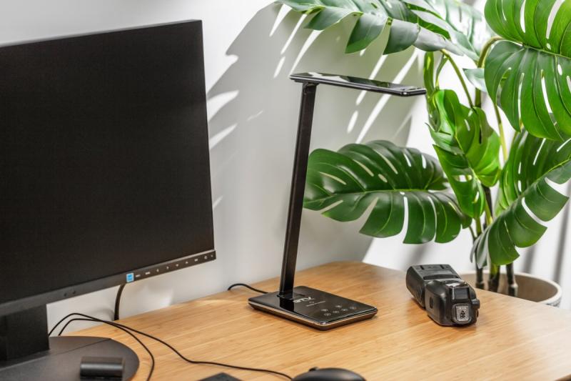 Dekor Bordlampe Tritton 6W 340lm AC220-240V 4-CCT Trådløs Opladning USB PF>0,5 RA>80 sort 1208962518