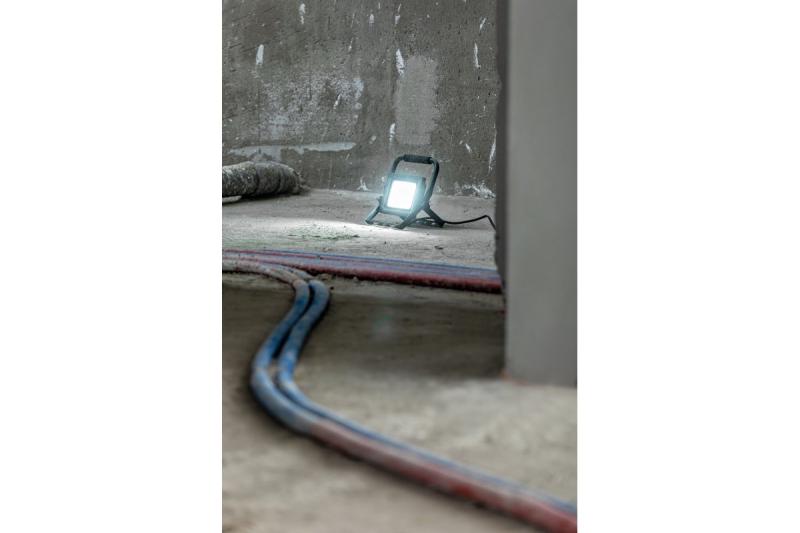 LED projektør iNEXT (bærbar) 30W 2400lm, PF>0,9, RA>80, IP65, 120°, 6400K, sort krop 1208962861