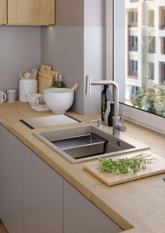 Quadri Durham taupe granit overflade håndvask 595x500 med sæbedispenser, skærebræt, indsatsvask og rullemåtte 1208967376