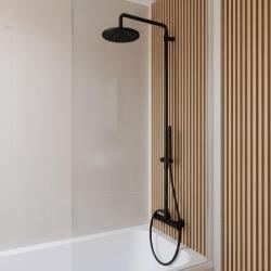 Waterevolution Flow brusesæt med regnbruser mat sort 200mm T141NRPR