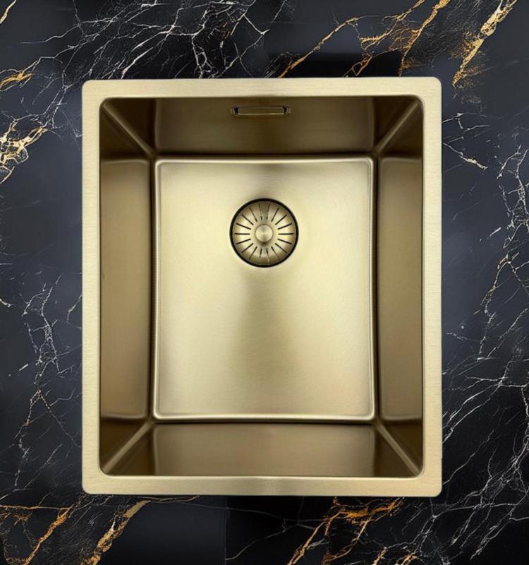 Pure.Sink Prestige vask 34x40 cm PVD Guld 10mm radius underbygning, planmontering og overbygning PPG3440-60