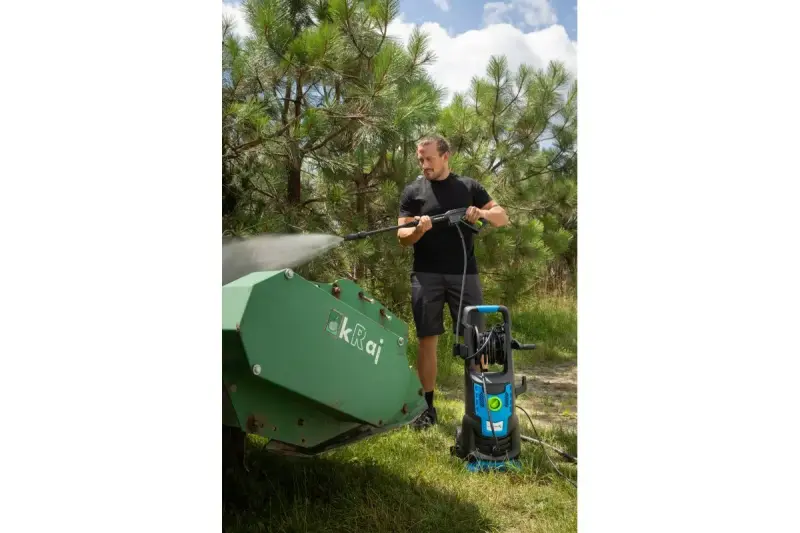 Högert Kraftfuld Højtryksrenser 2400W - 180 bar