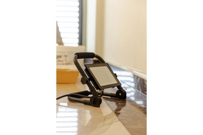 NELI Bærbar Spotlight, LED, 50W, 4500lm, 6400K, AC220-240V, IP65, 1,5m kabel