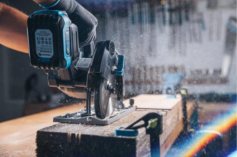 HÖGERT akku cirkelsav, 18V, zonder akku, støvsugertilslutning