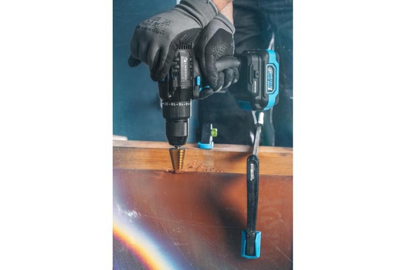 HÖGERT Borstelloze accuschroevendraaierset, 18V, met bitholder, bitmagasin, oplader og batteri