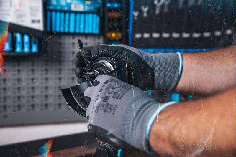 HÖGERT Ledningsfri vinkelsliber med paddle-kontakt, 125MM, 18V - Sæt (batteri, oplader, tilbehør)