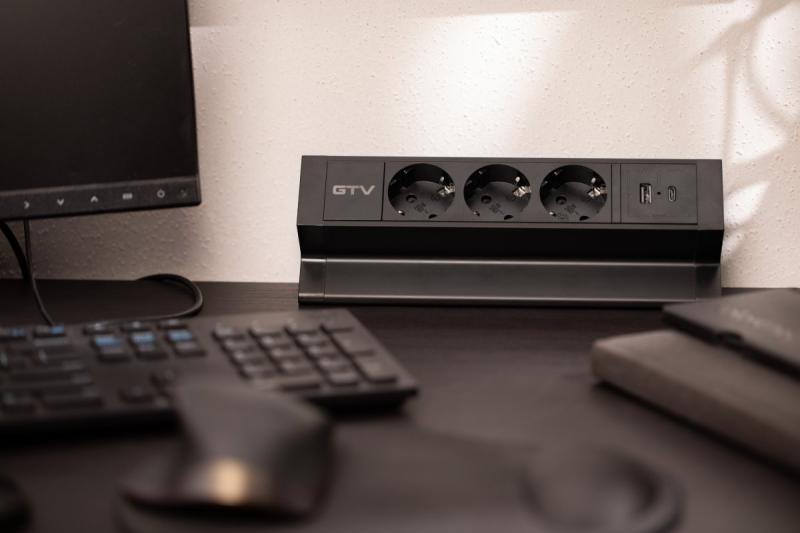 Møbelstik BASCO, 3xSCHUKO, USB A+C, kabel 1,5 m, sort