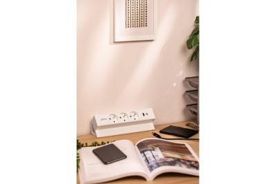 Basco møbelstik, 3 x stik med jordforbindelse, USB A+C, 1,5m kabel, hvid med montering
