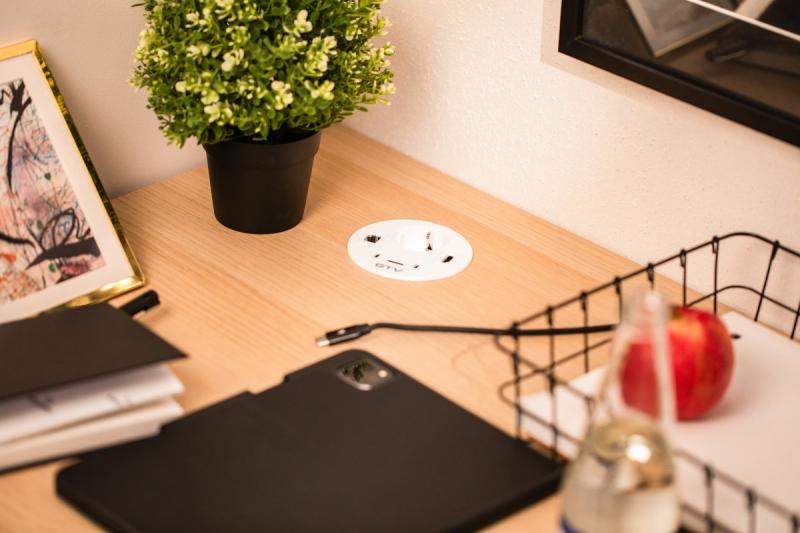 Møbelstik RONDO, 1xSCHUKO, 1xUSB-A, 2xUSB-C, HDMI, RJ45 kabel 1,5 m, hvid