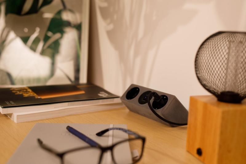 Møbelstik SOFITO, 2xSHUKO, USB A+C, kabel 1,5 m, grå flock