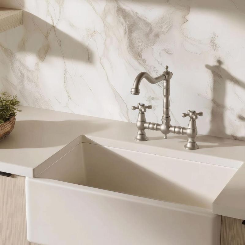 Aquanello Heritage Ascot Klassisk køkkenarmatur i nostalgisk bro-design i rustfrit stål med krydsgreb NB-0011-HM