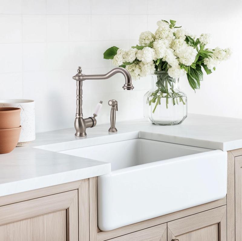 PB Nostalgisk udtrækkelig køkkenhåndbruser i klassisk rustfrit stål